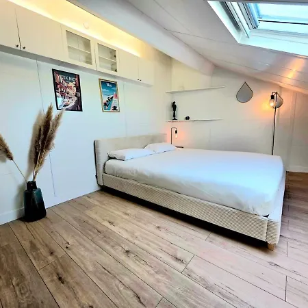 Mansarde Lumineuse - Gare 2 Pers Appartement
